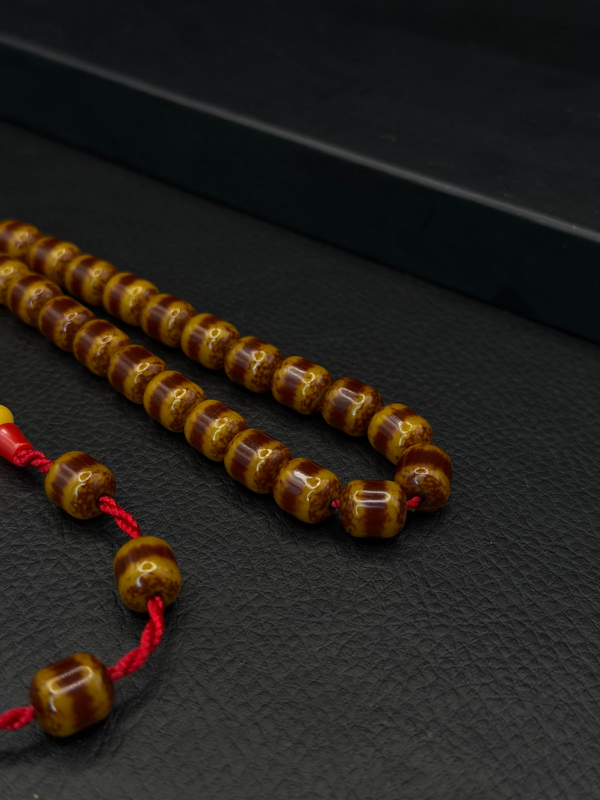 Zeyzun Compressed Amber Tesbih – Oval Cut – System Tassel