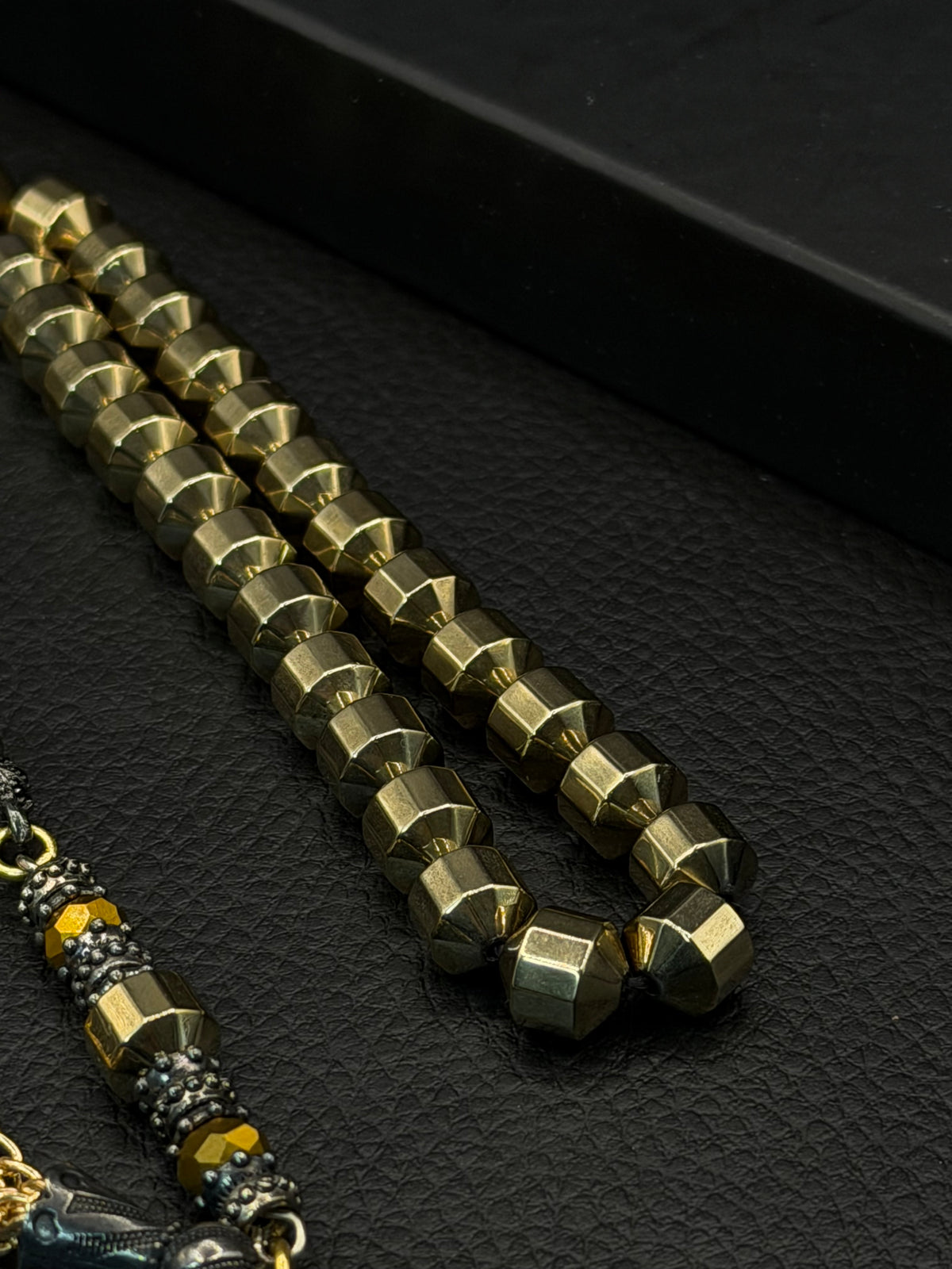 Gold-Coloured Natural Hematite Stone Edged Round Cut Tesbih – Alloy Tassel