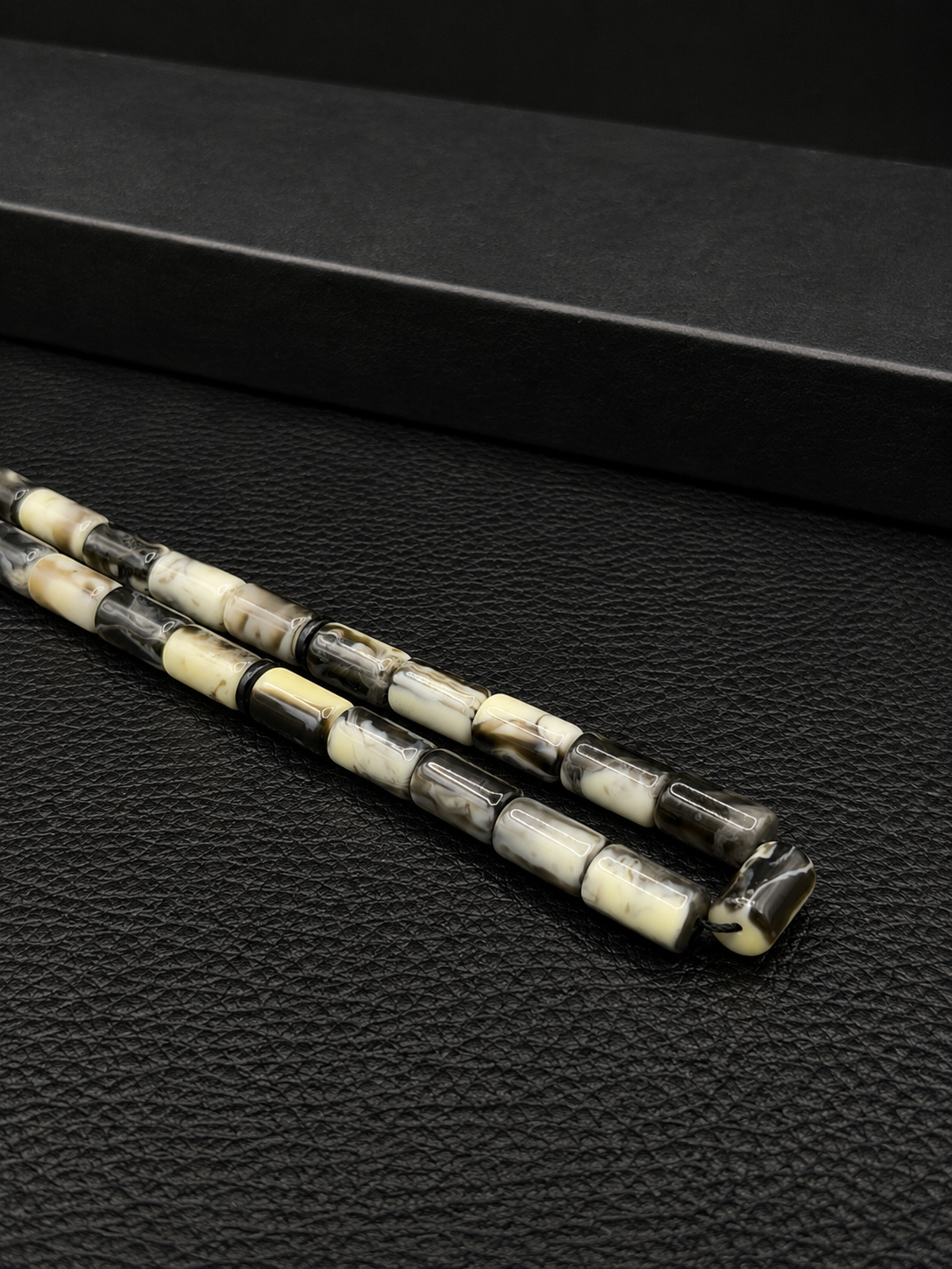 Black & White Katalin Tesbih – Capsule Cut – Custom Alloy Tassel