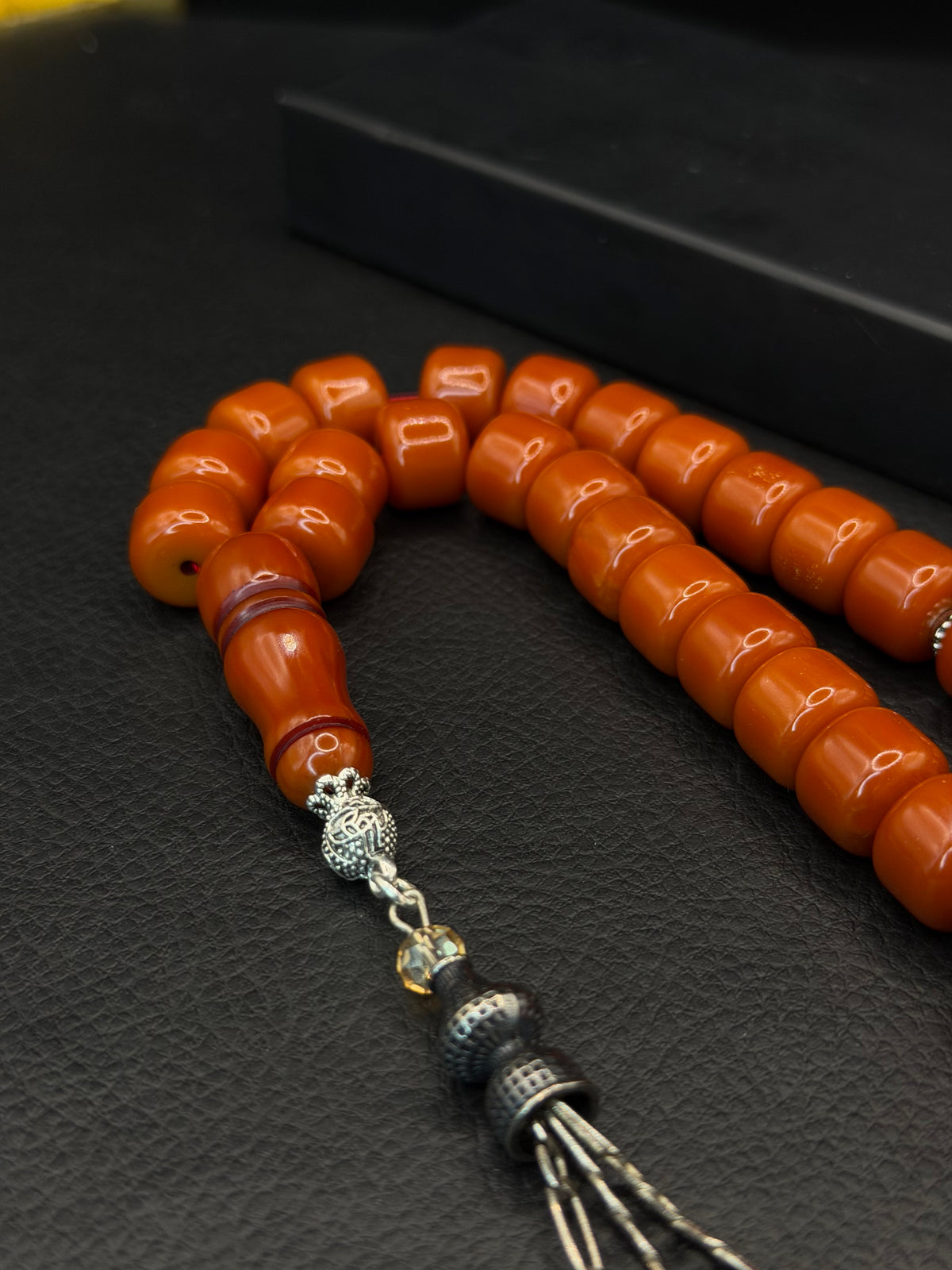 Old Ottoman Style Compressed Amber – Alloy Tassel – Barrel Cut