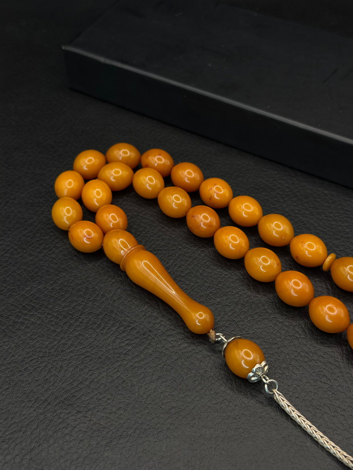 Yellow Compressed Amber – Alloy Tassel – Barley Cut – Medium Size