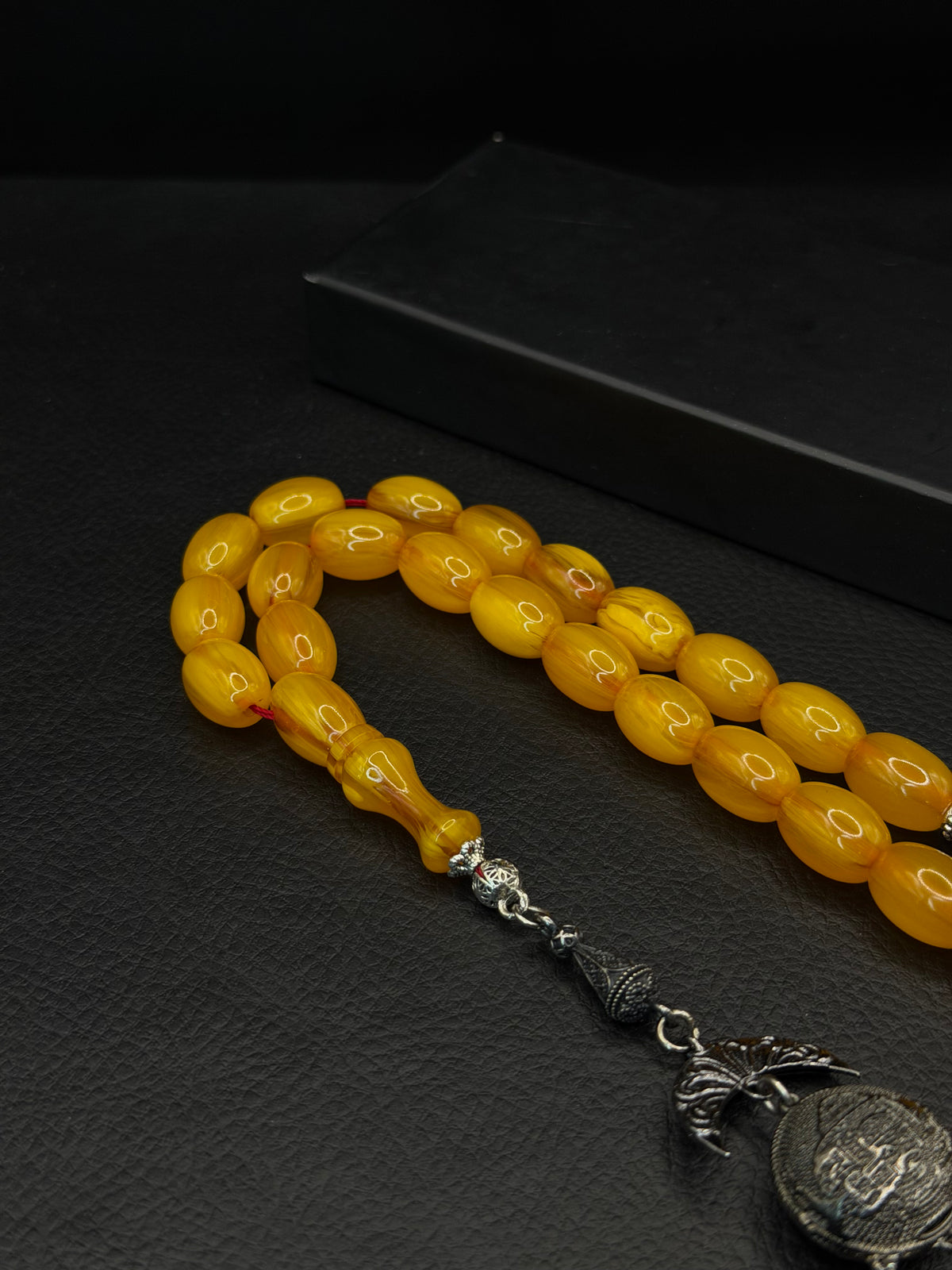 Ottoman Style Shaved Compressed Amber Tesbih – Oval Cut – Alloy Tassel – Medium Size