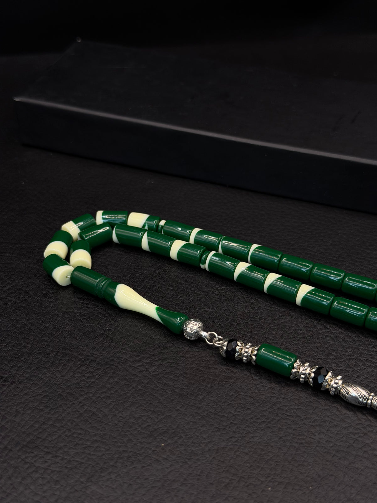 Green Billiard Ball Tesbih – Capsule Cut – Alloy Tassel
