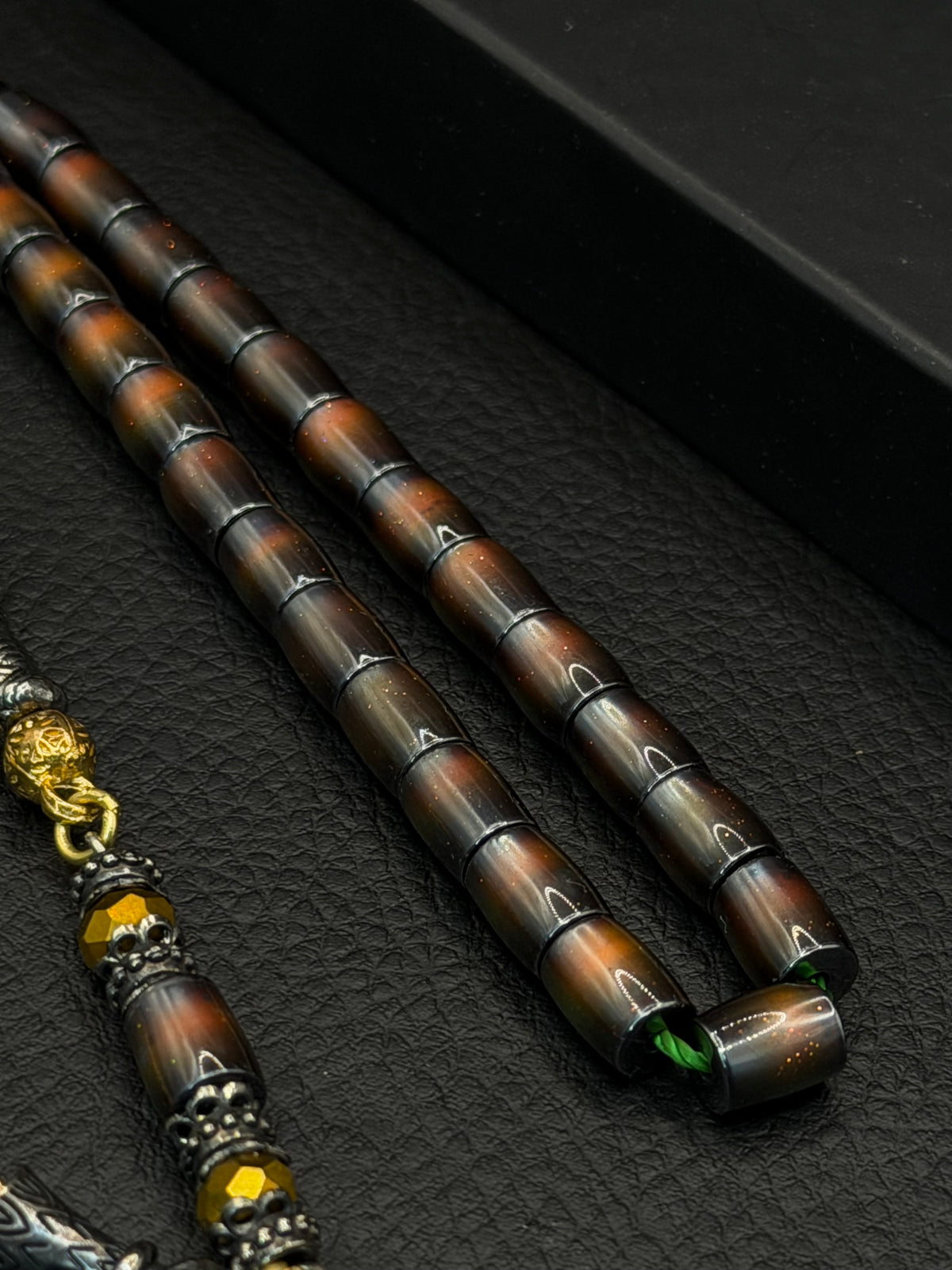 Feeling Stone Colour-Changing Capsule Cut Tesbih – Alloy Tassel