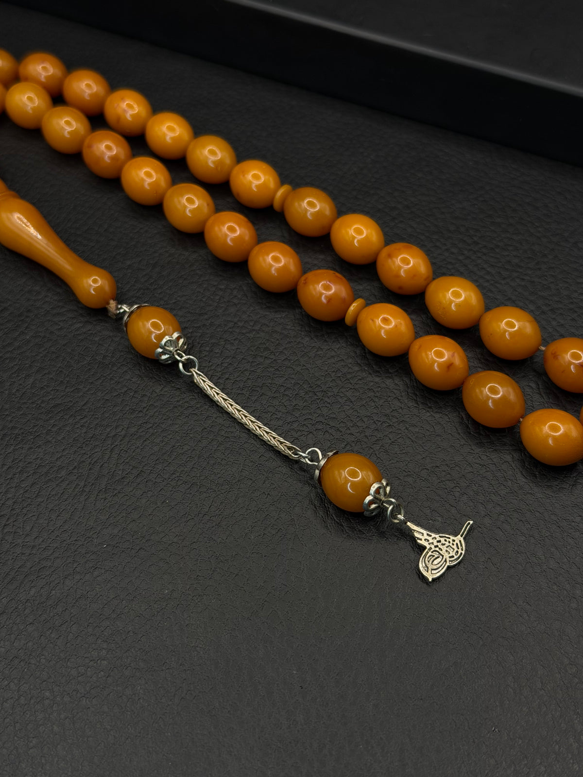 Yellow Compressed Amber – Alloy Tassel – Barley Cut – Medium Size