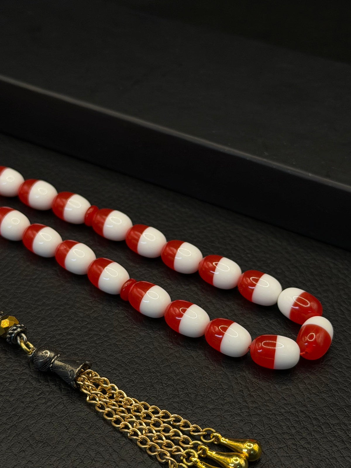 Red & White Katalin Capsule Cut Tesbih – Alloy Tassel