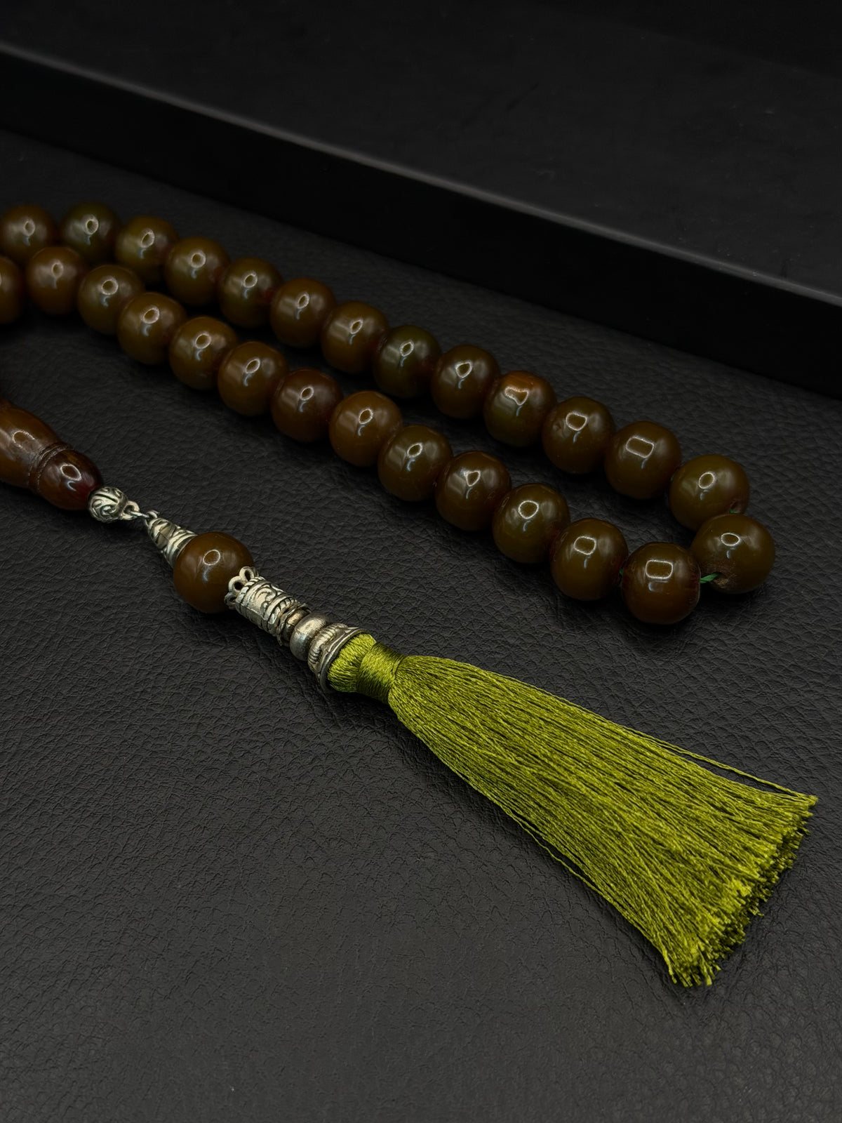 Green Ottoman Style Compressed Amber Tesbih – Round Cut – Alloy Tassel – Medium Size