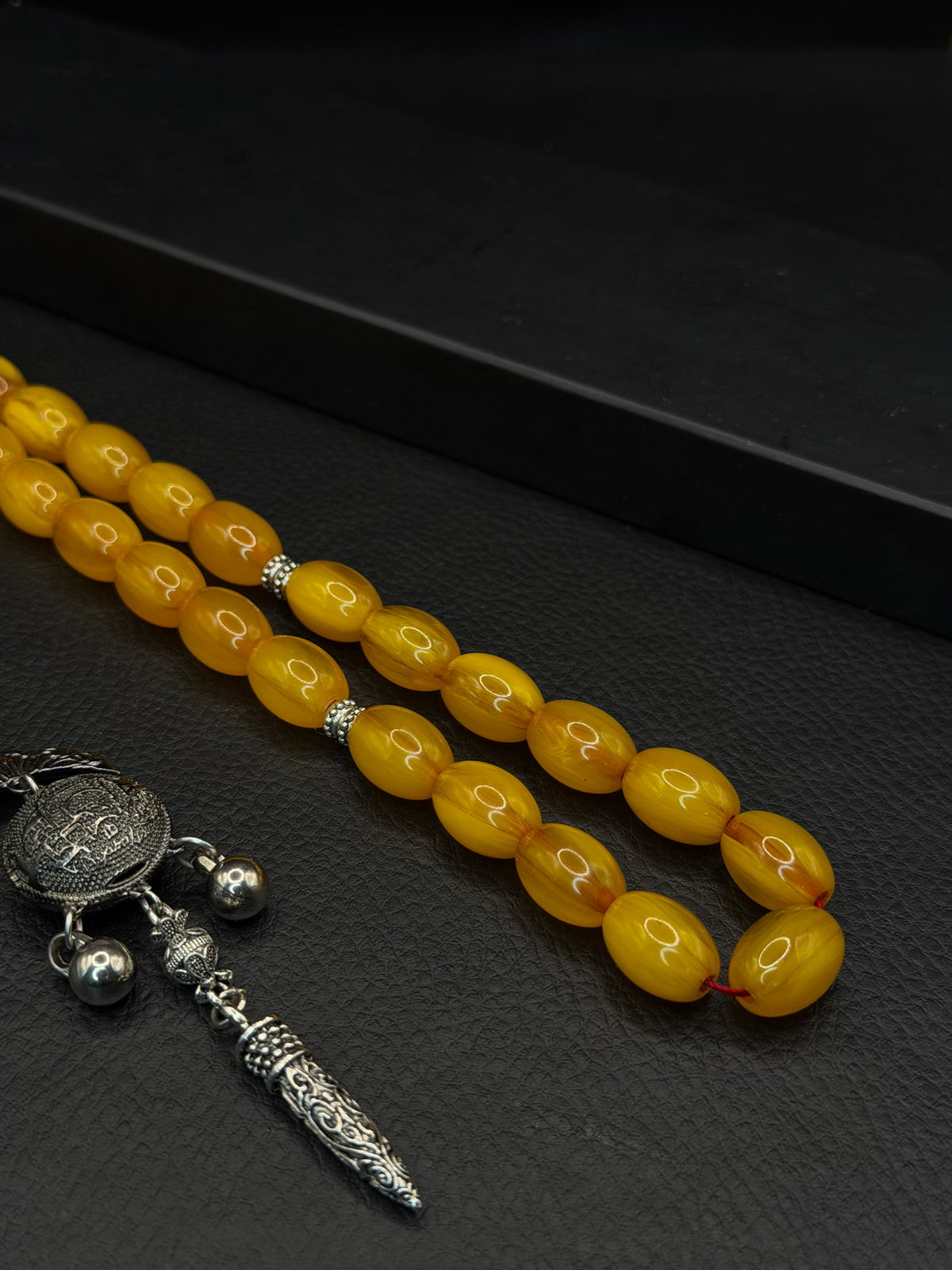 Ottoman Style Shaved Compressed Amber Tesbih – Oval Cut – Alloy Tassel – Medium Size