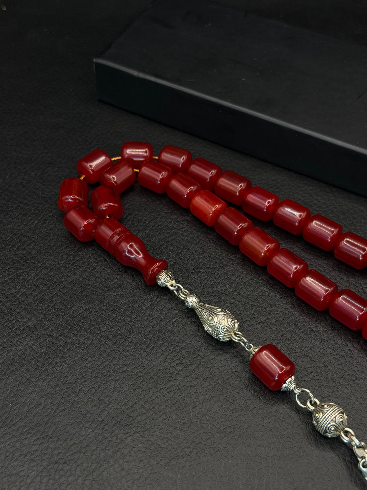 Ottoman Style Cherry Compressed Amber – Alloy Tassel – Barrel Cut – Medium Size