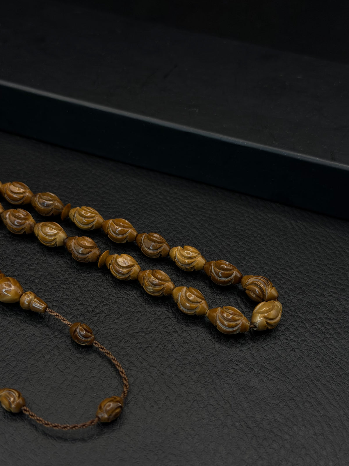 Kuka Tesbih – Nakkaş Beads – Oval Cut – System Tassel