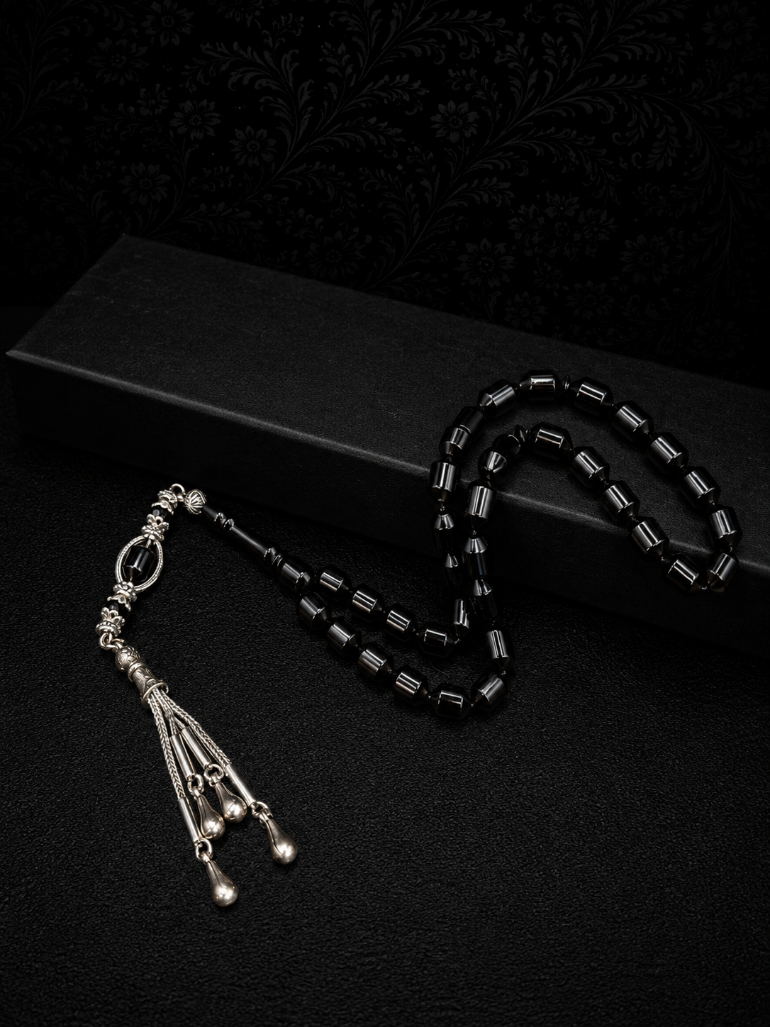 Black Katalin Tesbih – Alloy Tassel – Edged Capsule Cut