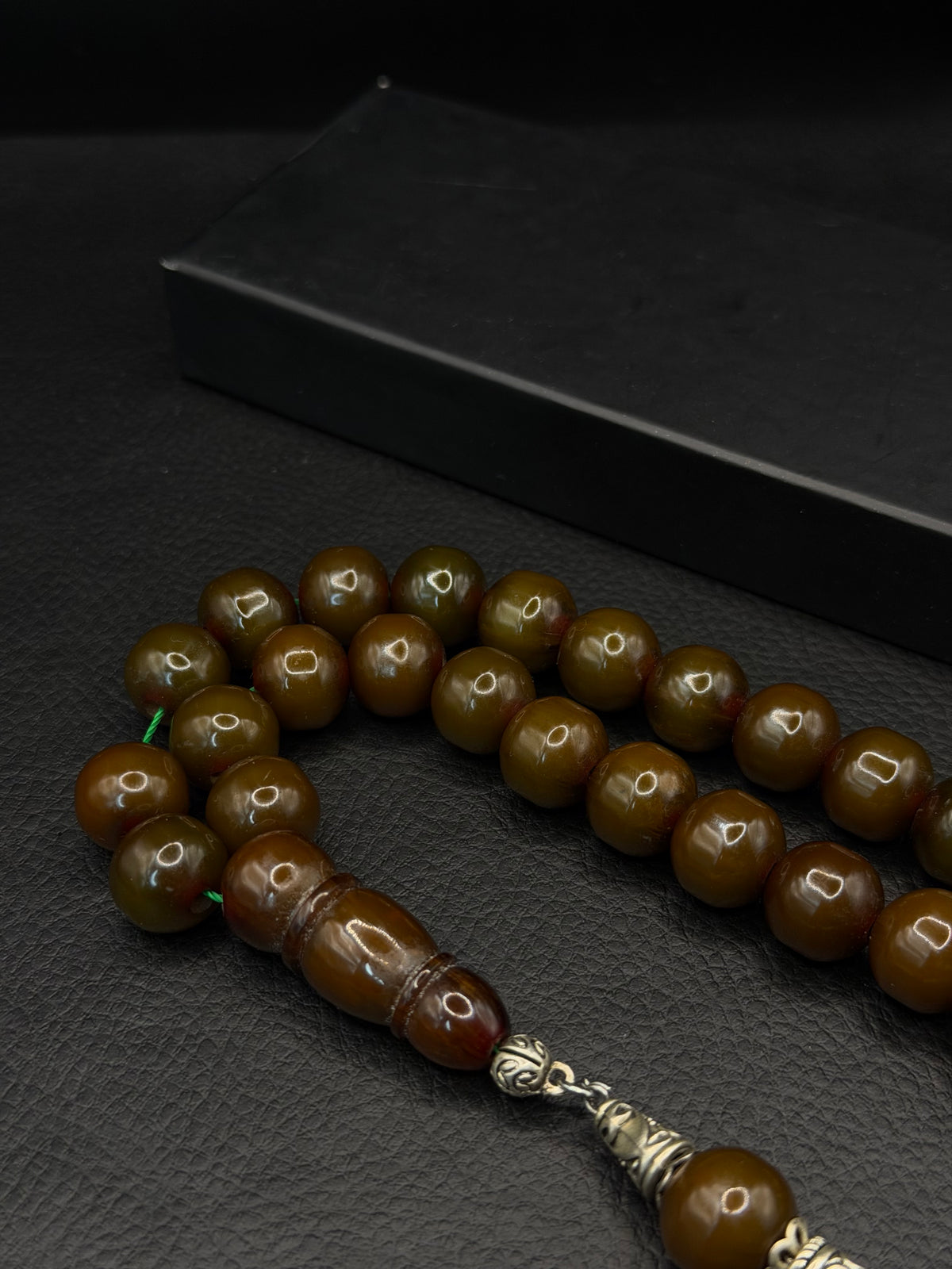 Green Ottoman Style Compressed Amber Tesbih – Round Cut – Alloy Tassel – Medium Size