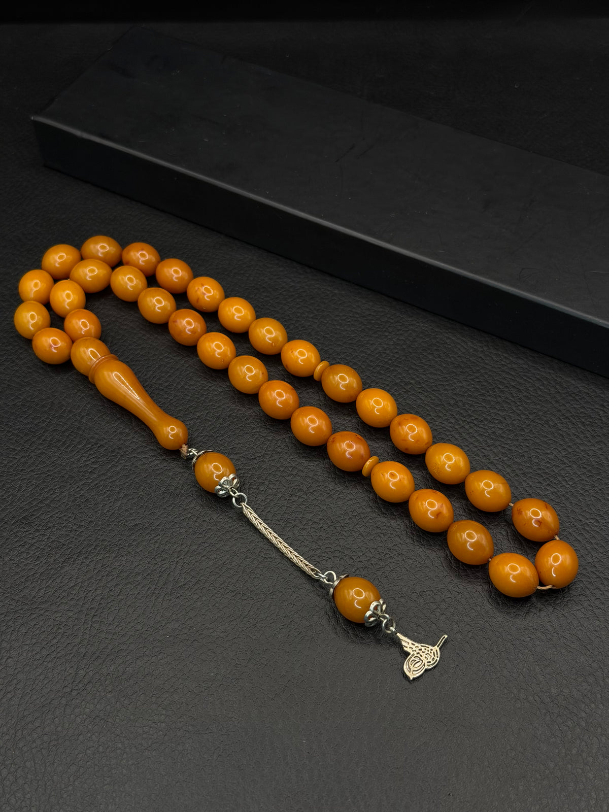 Yellow Compressed Amber – Alloy Tassel – Barley Cut – Medium Size