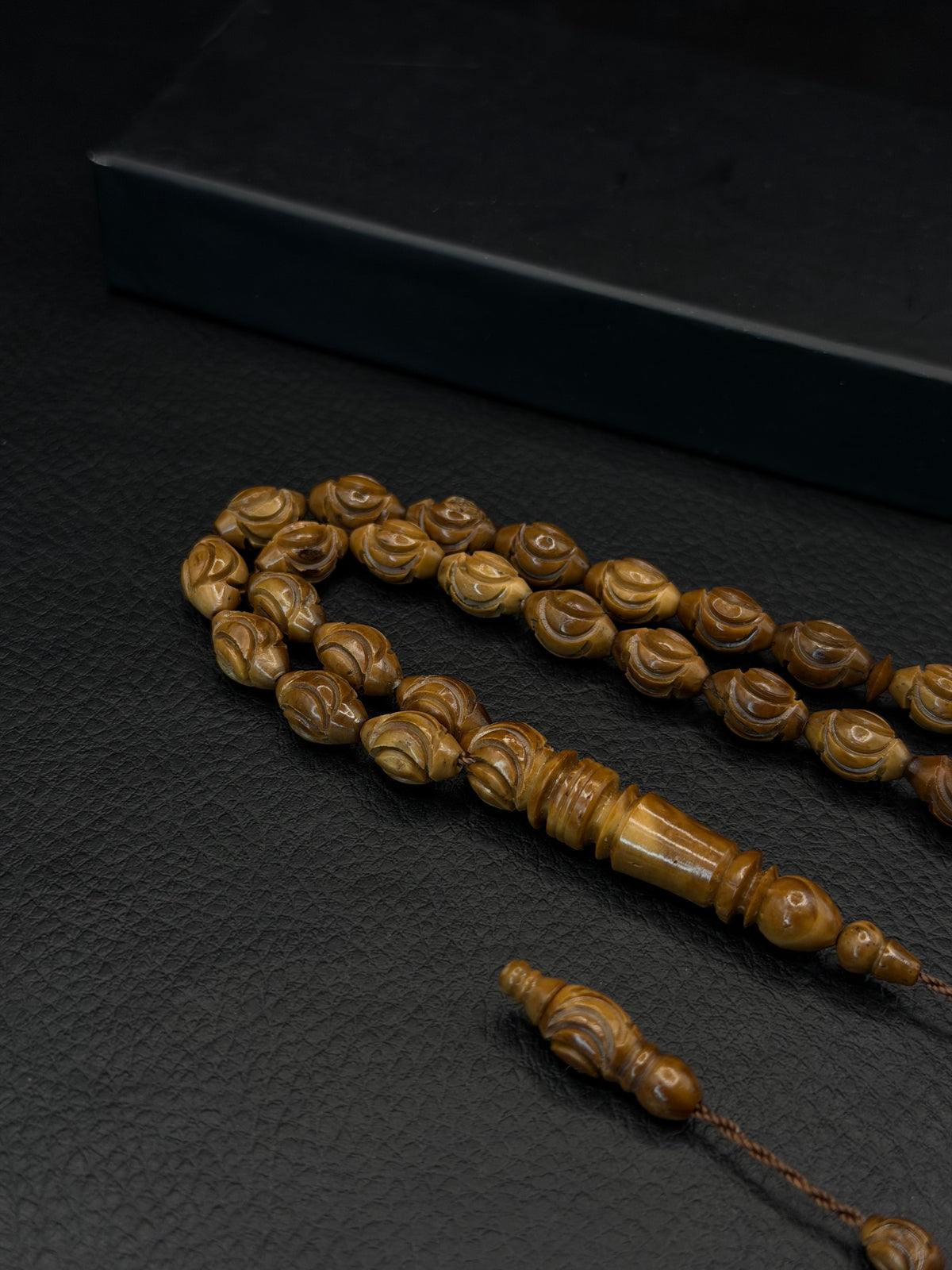 Kuka Tesbih – Nakkaş Beads – Oval Cut – System Tassel