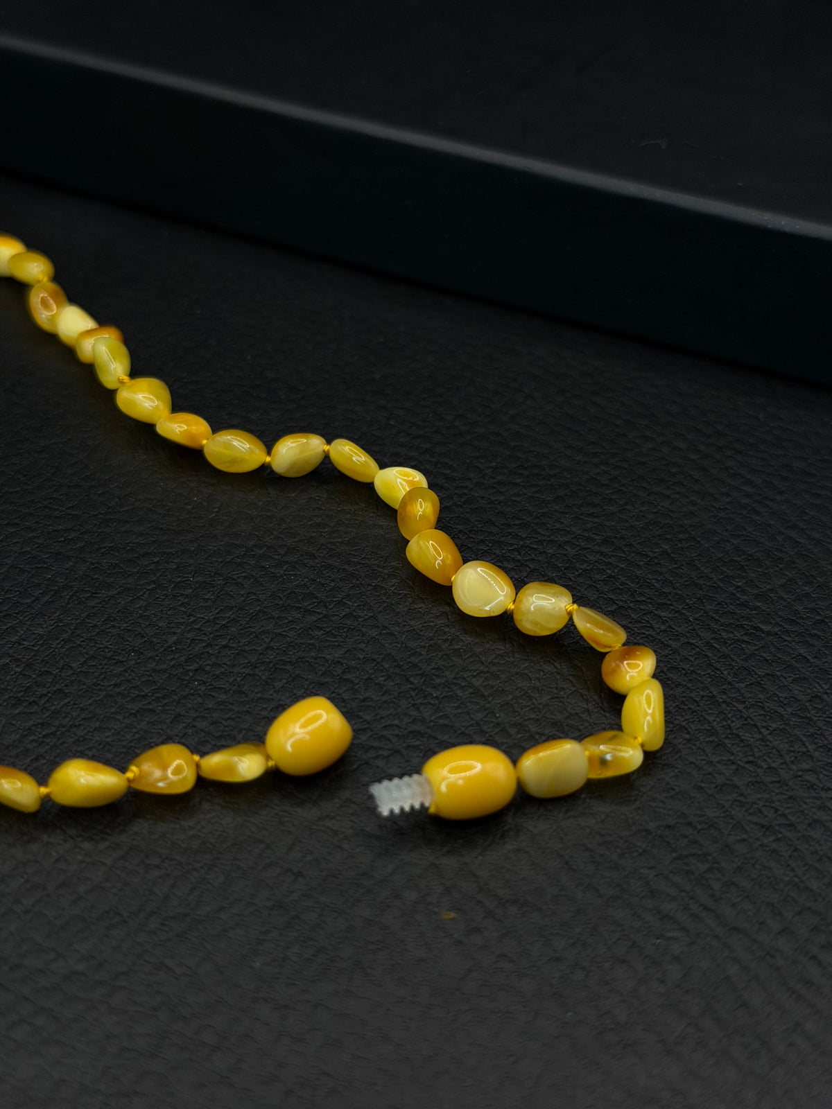 Natural Amber Toddler Necklace – 4.1g – Screw-On Closure