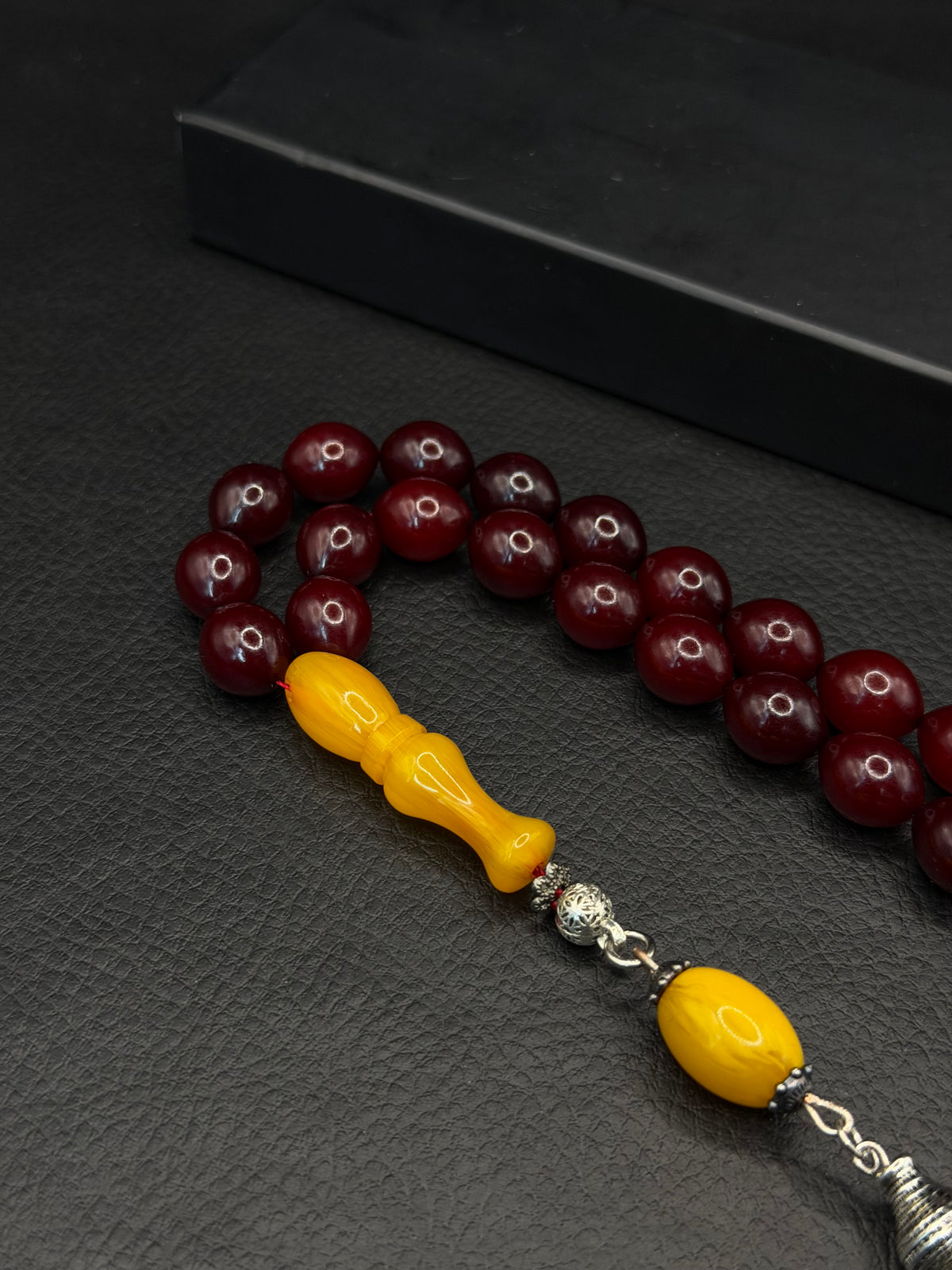 Cherry Shaved Compressed Amber – Alloy Tassel – Barley Cut